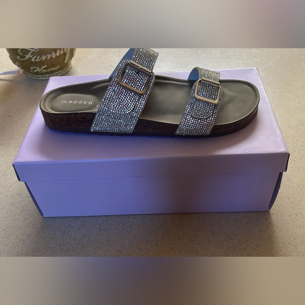Madden girl sandals nwt